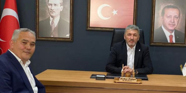 bekir-karabacak-partisinde-kaldi-bartin-ak-parti