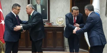 belediye-meclisbinde-ak-parti-mhp-adayina-oy-verdi