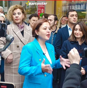 chp-adaylari-bartinda-toplu-halde-caddeye-cikti