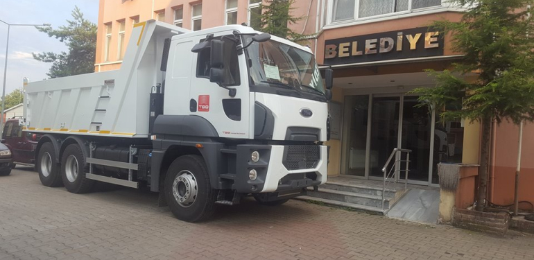 Yol süpürme aracından çöp kamyonu ürettiler