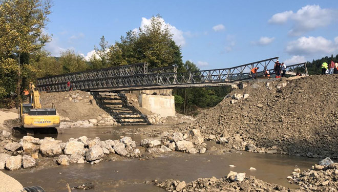 Kumluca II panel köprü hızla tamamlanıyor