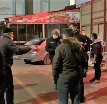 devlet-hastanesi-onunde-gergin-anlar