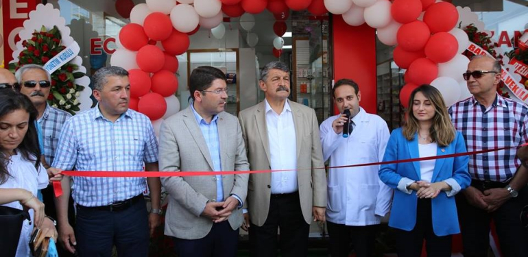 Aysu Bankoğlu bakışlarını kaçırdı