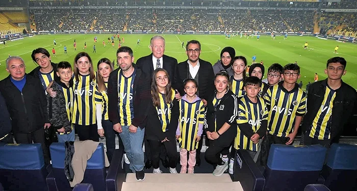 Fenerbahçe madenci çocuklarını Kadıköy’de ağırladı