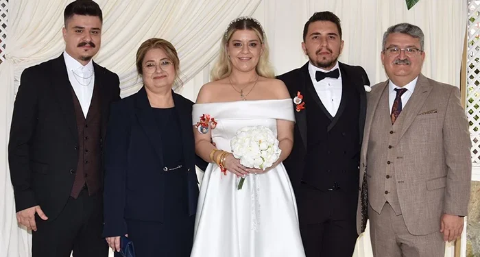 Evlenen kızına duygusal veda: Yüreğim dört mevsim…