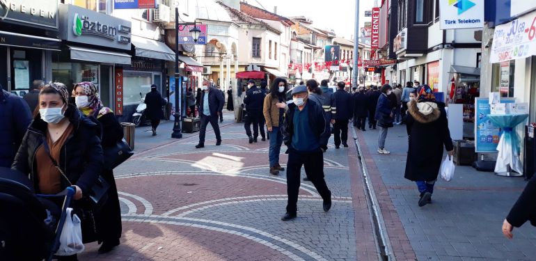 Kademeli normalleşmede mekanların açılış süreci ay sonuna uzatıldı