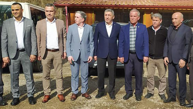 Orman depoları için kooperatif başkanları ve muhtarlar önünde söz verdi
