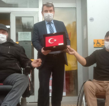 kozcagizli-engelliler-PTT-tesekkur-plaketi