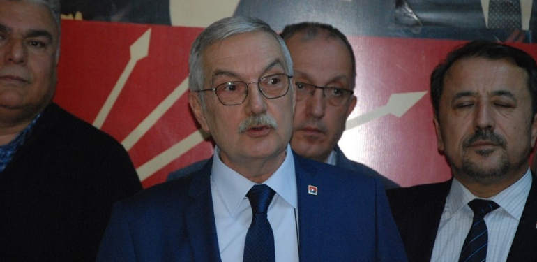 CHP il binasında Selim Karakaş izdihamı