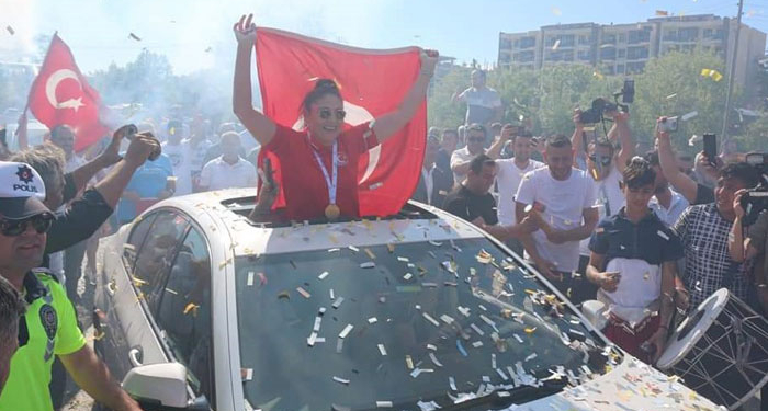AK Parti Grubu, Şennur Demir’e ödül verilmesi için önerge verdi