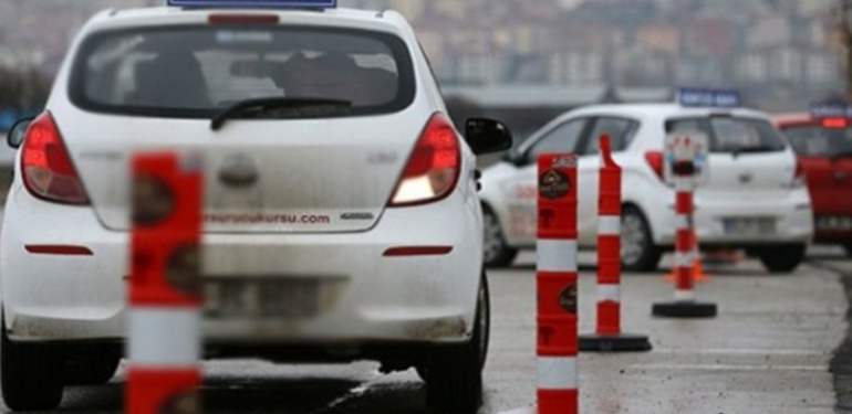 Sürücü ve özel eğitim kurslarında yüz yüze eğitim kararı