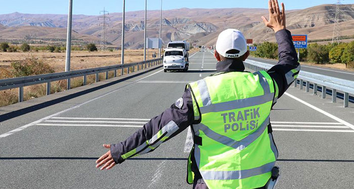 Trafiğe takıldı! 13 bin TL ceza kesildi, ehliyet 5 yıl gitti