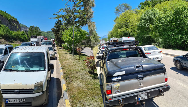 Sanayi kavşağında trafik uygulaması yoğunluğu