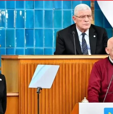 yasar-cengiz-alphan-iyi-parti-meclis-kurusunde
