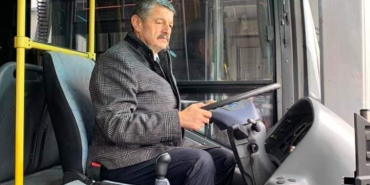 yeni-otobusleri-cemal-akin-tanitti