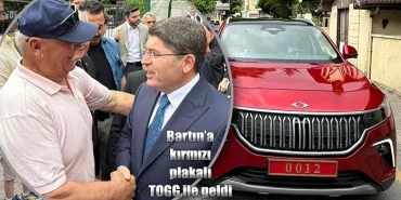 yilmaz-tunc-bartina-kirmizi-plakali-togg-ile-geldi2