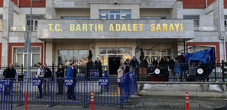 Erzincan’da toprak kayması, Bartın’da maden davası