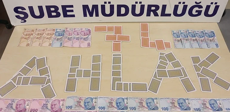 Bartın’da 3 bin lira ile kumar oynayan iki kişiye 12 bin lira ceza