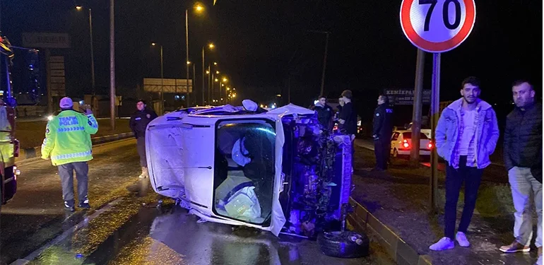 Otogar kavşağında gece yarısı kontrolsüz geçiş kazası