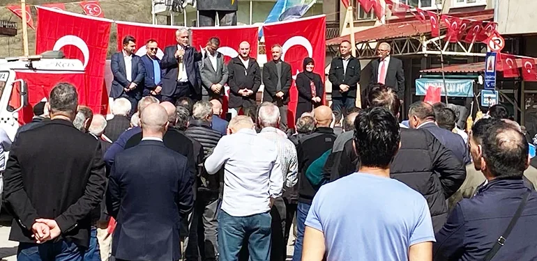 Saadet Partisi adayı Rasim Ulusoy rakiplerini topa tuttu