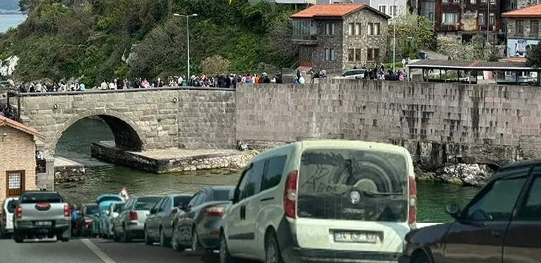 Amasra’ya bu bayramda da otomobille girişler durduruldu!