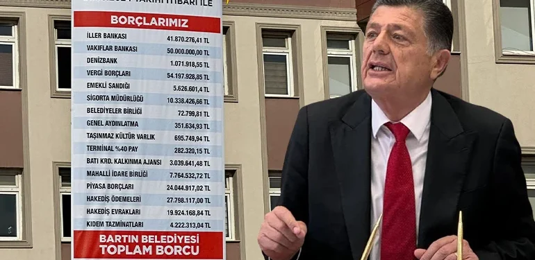 İlk icraatı, belediye borçlarını afişe etmek oldu