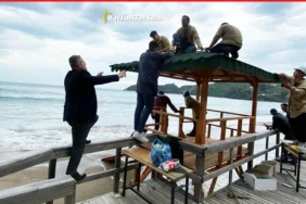 bartın özel idare plajlara yeni gözlem kulesi yaptı