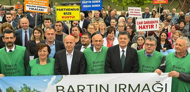 Yeşil yelekliler, cam duvar için imza kampanyası başlattı