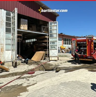 bartında sıcaktan sunta atölyesi alev aldı