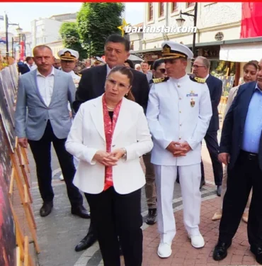 Caddede Millettin Zaferi Fotoğraf Sergisi