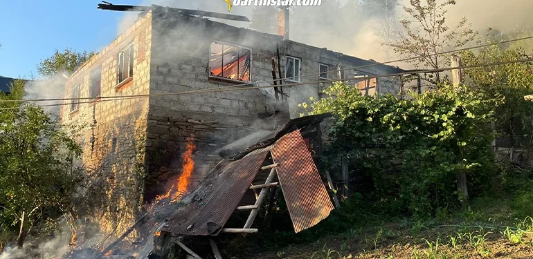 Zafer Köyü’nde yangın! Kullanılamaz hale geldi