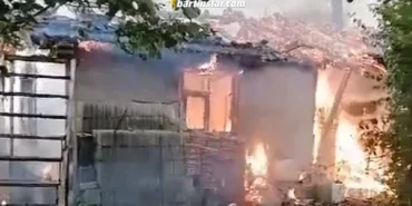 bartın kurucaşilede yıldırım düşen bağ evi yandı