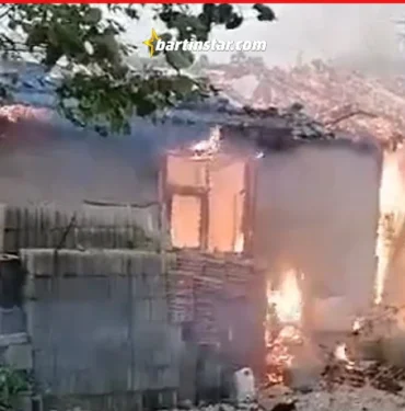 bartın kurucaşilede yıldırım düşen bağ evi yandı