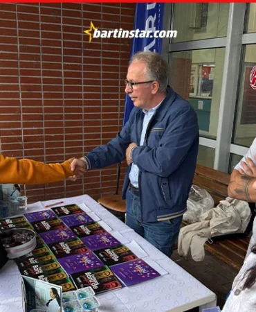 BARÜ’ye gelen öğrencileri otogarda Rektör karşıladı