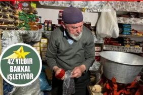 Bartın’ın son bakkalları 42 yıldır bakkal işletiyor