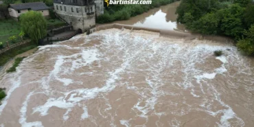 bartın Irmağı yine köpürdü, inceleme başlatıldı