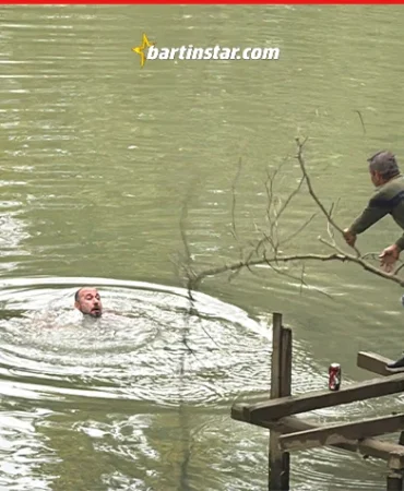 İçki içerken Bartın Irmağı’na düştü