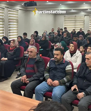Kumluca esnafı, eğitim kursuna tam kadro katıldı