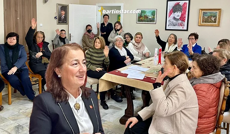 Yardımsever kadınlar, oy birliği ile yeni döneme geçti