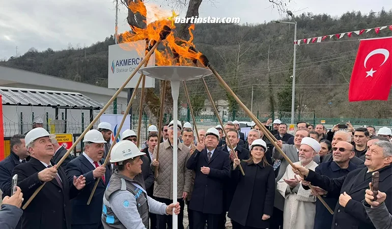 Ulus’ta tarihi gün! Doğalgaza kavuştular