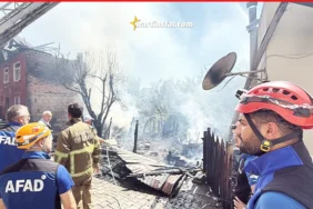 Bartın Kozcağız’da iki evi küle çeviren yangın2