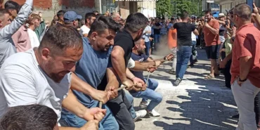 kurban-bayrami-zafer-koyunde-renkli-bayramlasma-