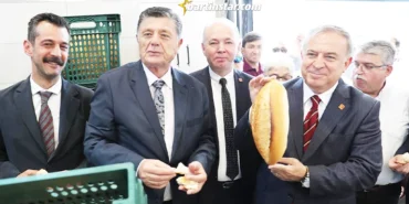 Bartın Belediyesi, halk ekmek ve çocuk yuvası için kurdele kesti