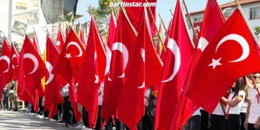 Büyük Zafer 103 yaşında Bartın kırmızı beyaz