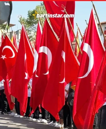 Büyük Zafer 103 yaşında Bartın kırmızı beyaz