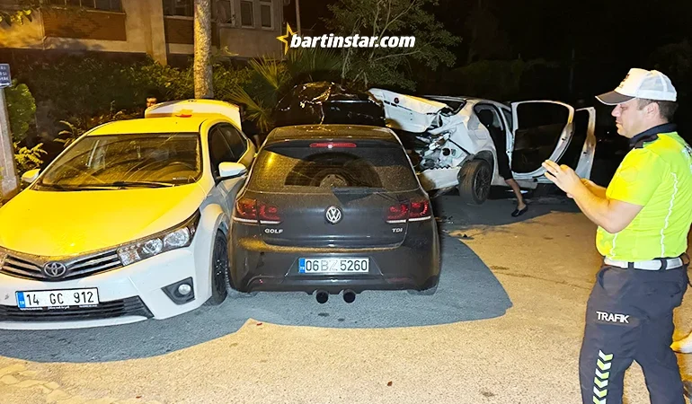 Park halindeki araçlara daldı