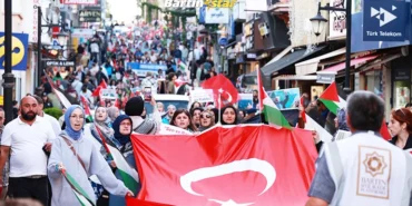 bartında sumud filosu ve gazzeye destek yürüyüşü