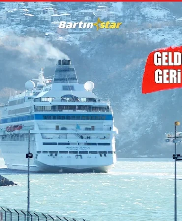 Rus turistler Amasra’da gemiden inemedi