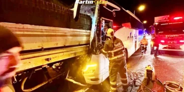 Yolcu otobüsü, TIR'a çarptı bartınlı iki kişi öldü