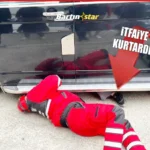 Minibüsün çarpıp altına aldığı yaya yaralandı